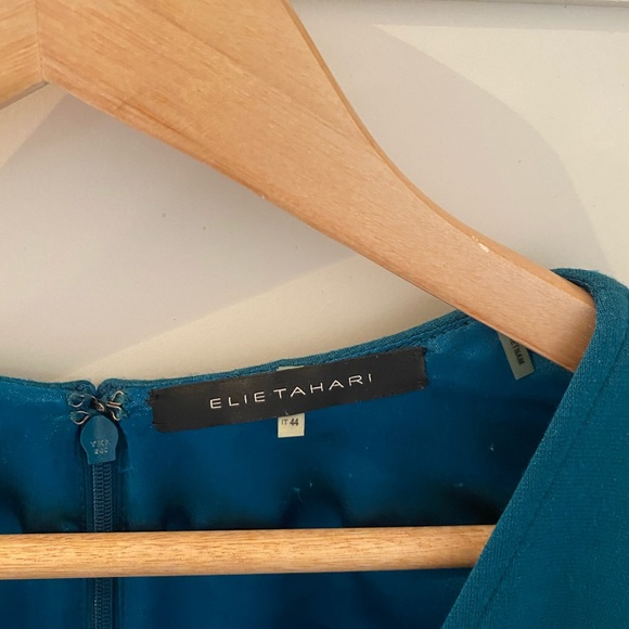 Elie Tahari Women's Tailored V-neck Sleeveless Dress - Picture 4 of 7